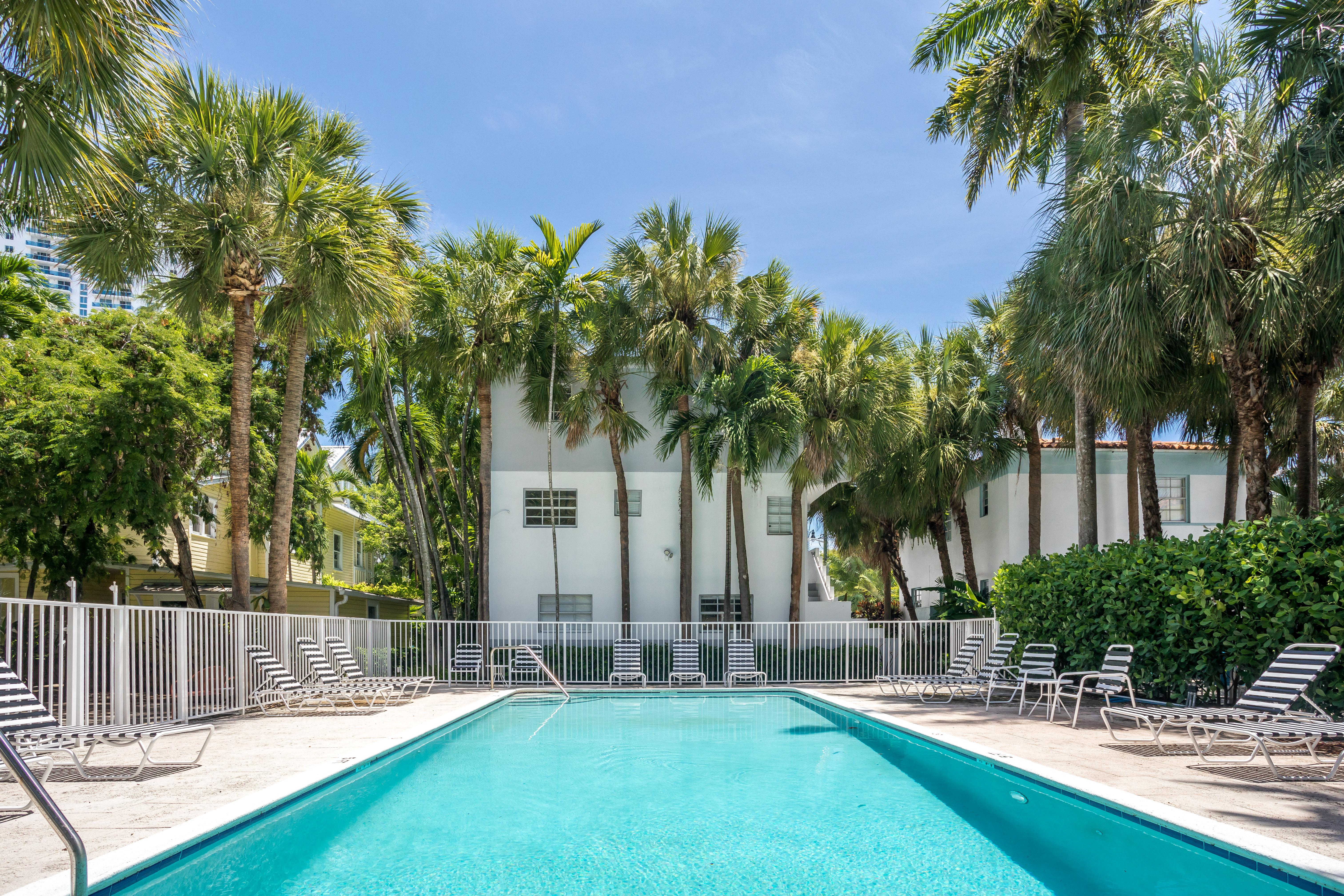 Miami River Inn By Renzzi エクステリア 写真
