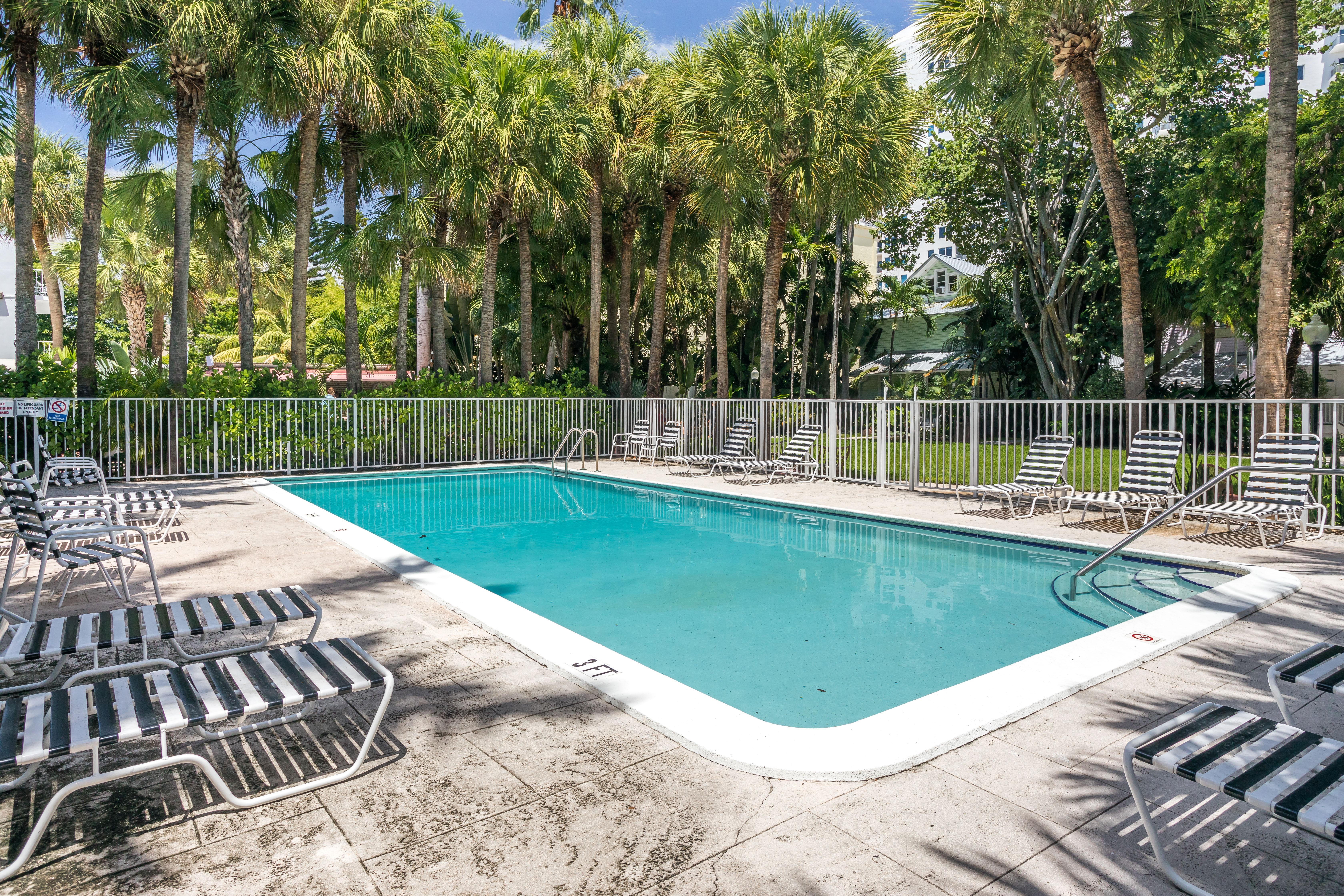 Miami River Inn By Renzzi エクステリア 写真